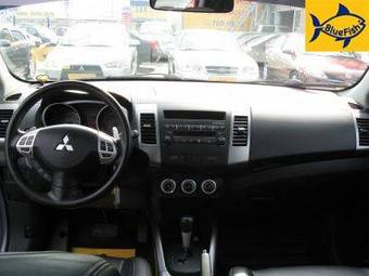 2007 Mitsubishi Outlander Photos