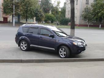 2007 Mitsubishi Outlander Photos