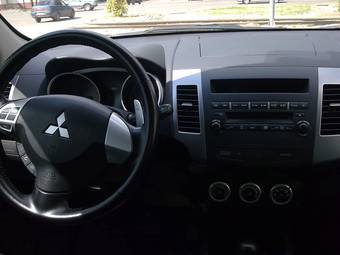 2007 Mitsubishi Outlander Pictures