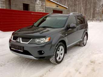 2008 Mitsubishi Outlander Photos