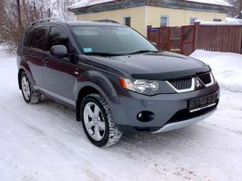 2008 Mitsubishi Outlander Photos