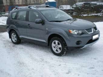 2008 Mitsubishi Outlander Images