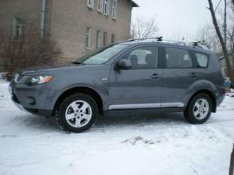 2008 Mitsubishi Outlander Pictures