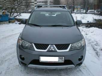 2008 Mitsubishi Outlander Pictures