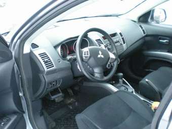 2008 Mitsubishi Outlander Photos