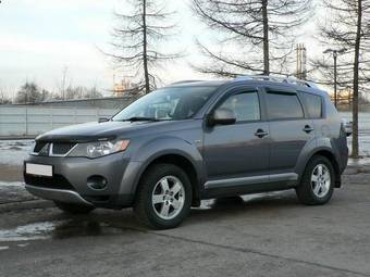 2008 Mitsubishi Outlander Pictures