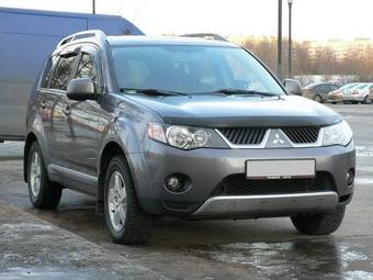 2008 Mitsubishi Outlander Photos