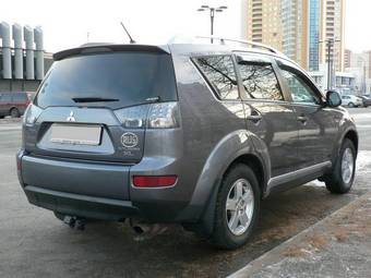 2008 Mitsubishi Outlander Photos