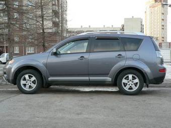 2008 Mitsubishi Outlander Photos