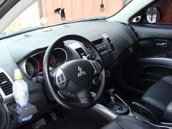 2008 Mitsubishi Outlander Pictures