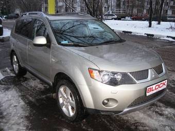 2008 Mitsubishi Outlander Photos