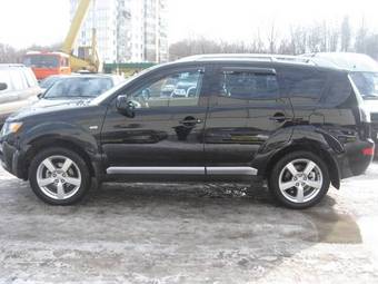 2008 Mitsubishi Outlander Pictures