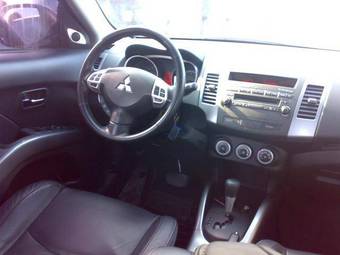 2008 Mitsubishi Outlander Pictures