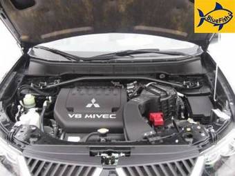2008 Mitsubishi Outlander Photos