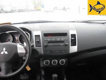 2008 Mitsubishi Outlander Photos