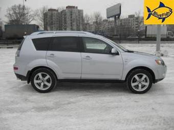 2008 Mitsubishi Outlander Pictures