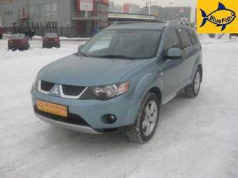 2008 Mitsubishi Outlander Pictures