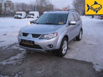 2008 Mitsubishi Outlander Pics