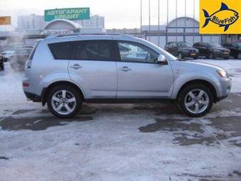 2008 Mitsubishi Outlander Photos