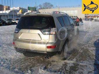 2008 Mitsubishi Outlander Pictures