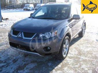 2008 Mitsubishi Outlander Pictures
