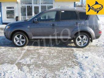 2008 Mitsubishi Outlander Pictures