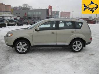 2008 Mitsubishi Outlander Pictures
