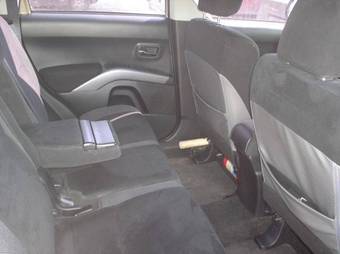 2008 Mitsubishi Outlander Pictures