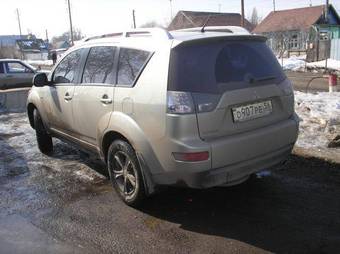 2008 Mitsubishi Outlander Photos