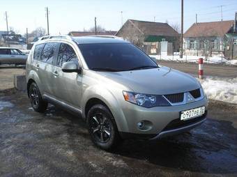 2008 Mitsubishi Outlander Images