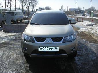 2008 Mitsubishi Outlander Pictures