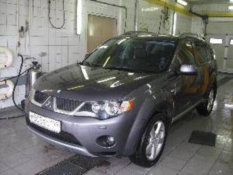 2008 Mitsubishi Outlander Pictures