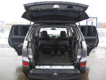 2008 Mitsubishi Outlander Pictures