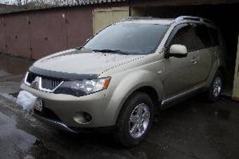 2008 Mitsubishi Outlander Photos