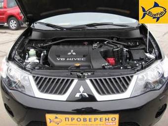 2008 Mitsubishi Outlander Pictures