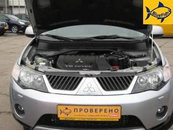 2008 Mitsubishi Outlander Pics