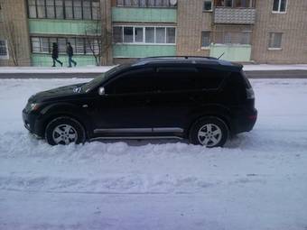 2008 Mitsubishi Outlander Pictures