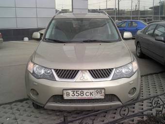 2008 Mitsubishi Outlander Photos