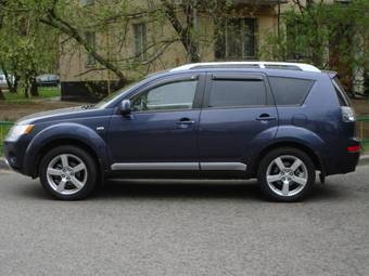 2008 Mitsubishi Outlander Photos