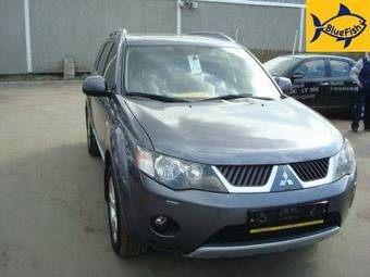 2008 Mitsubishi Outlander Pictures