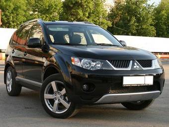 2008 Mitsubishi Outlander Pictures