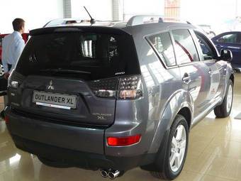 2008 Mitsubishi Outlander Photos