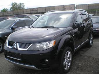 2008 Mitsubishi Outlander Pictures