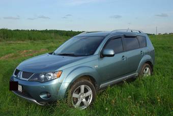 2008 Mitsubishi Outlander Photos