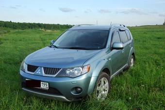 2008 Mitsubishi Outlander Photos