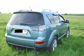 2008 Mitsubishi Outlander Images