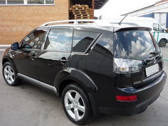 2008 Mitsubishi Outlander Photos