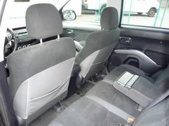 2008 Mitsubishi Outlander Pictures