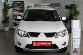 2008 Mitsubishi Outlander Pictures