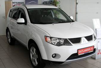 2008 Mitsubishi Outlander Pictures